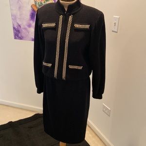 St.John Basic Pencil Skirt